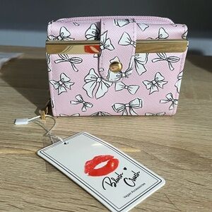 NWT Bow Pattern Wallet
